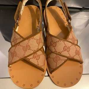 Authentic kids Gucci sandals. Size 33